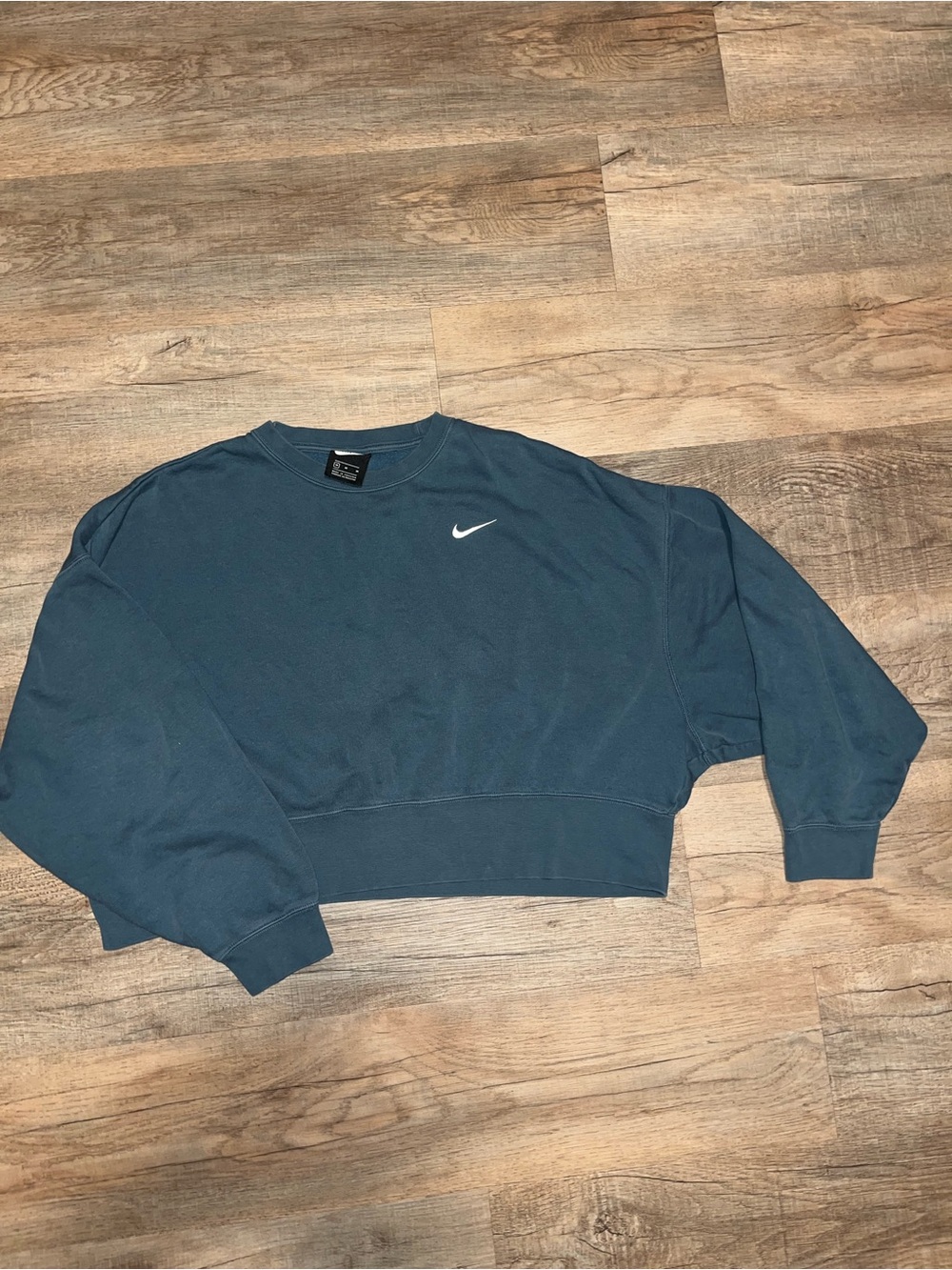 Nike Fleece Cropped Crew-Neck Sweatshirt size Medium